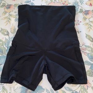 Like new baobei maternity shorts with pockets